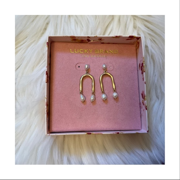 Lucky Brand Jewelry - Lucky Brand Modern Pearl Drop Earrings - NWT - New in Box